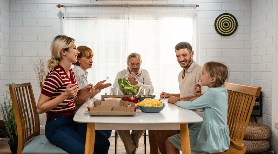 samen eten met opa en oma