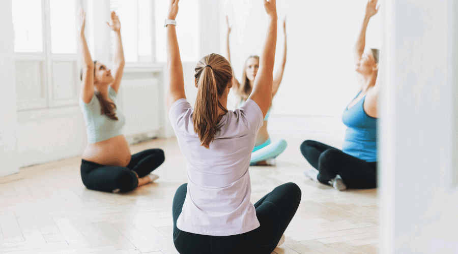 zwangere fit mama's die pilates doen